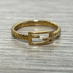 FENDI フェンディ FFロゴ リング 指輪 ゴールドカラー ベルトモチーフ メタル アクセサリー レディース 小物 ジュエリー 人気 定番