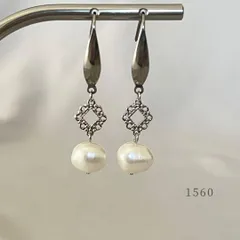 バロック淡水パール　ピアス　・・✽・・　〈真珠　サージカルステンレス　フック　ニュアンス〉