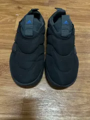 275 アディダス ダウン シューズ