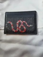 ✨かげちゃん ✨グッチ キングスネーク 二つ折り財布 ブラック 付属品完備 極美品✨ グッチPVC GGスプリーム キングスネーク 二つ折り 財布 蛇