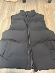 L A Bスタジオ 黒 ダウンベスト