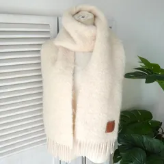 ロエベ アナグラム レザーパッチ モヘア マフラー ホワイト