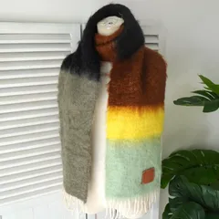 【7月5日まで50％オフ中】ロエベ アナグラム レザーパッチ モヘア マフラー マルチカラーのサムネイル