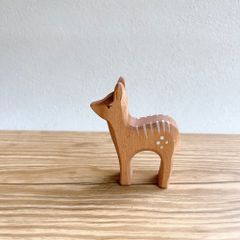 ☆新品・未使用☆ヘニッシュ工房 花飾りのウシ 木製 ドイツ ザイフェン 