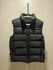 2026年最新】PRADA メンズ ベストの人気アイテム - メルカリ