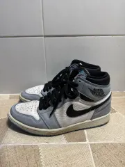 ナイキ エア ジョーダン 1 レトロ ハイ OG ユニバーシティ ブルー 270 サイズ