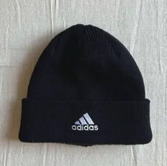 00s　archive　アーカイブ小物　old adidas　オールドアディダス　アクリルニット帽　ビーニー　ニットキャップ　ワンポイントパフォーマンスロゴ刺繍　ブラック×ホワイト　Y2K　ストリート　C-BOY　one point logo knit cap
