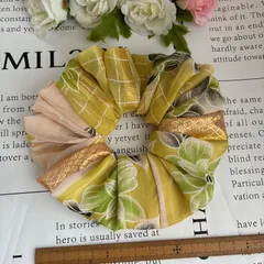 新春セール☆ハンドメイドシュシュ☆薄グリーン花柄