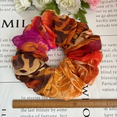 新春セール☆ハンドメイドシュシュ☆ブラウンアニマル花柄