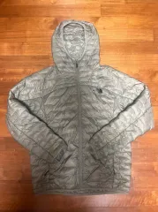 THE NORTH FACE ザノースフェイス 軽量ダウン L カーキ