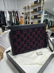 A級コンディション グッチ シグネチャー ツアーベルベット クラッチバッグ