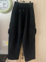 黒色 カーゴ ジョガーパンツ