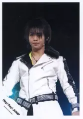 【中古】生写真(ジャニーズ) Hey! Say! JUMP/有岡大貴/ライブフォト・上半身・衣装白・目線左・背景黒/公式生写真