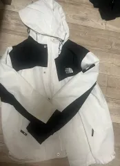 THE NORTH FACE ザノースフェイス 白 ブラック ウィンドブレーカー ジャケット 110