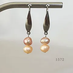 バロック淡水パール・天然色オレンジ＆ピンクグレープフルーツ　ピアス　・・✽・・　〈真珠　サージカルステンレス　フック〉