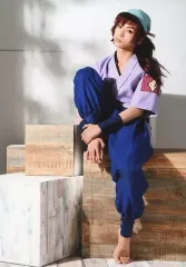 【中古】生写真(男性) 橘龍丸(舳丸)/全身・座り・右足抱え・首傾げ・木箱・キャラクターショット/「ミュージカル 忍たま乱太郎 第8弾 再演 がんばれ五年生!技あり、術あり、初忍務!!」ブロマイド第1弾