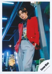 【中古】生写真(ジャニーズ) Snow Man/目黒蓮/膝上/シングル「Dangerholic」MV＆ジャケ写オフショット/公式生写真