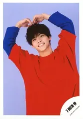 【中古】生写真(ジャニーズ) 7 MEN 侍/菅田琳寧/上半身・衣装赤・青・両手頭・笑顔・背景紫/Greeting Photo ～ホワイトデーVer.～/公式生写真