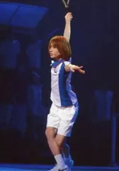 【中古】生写真(男性) 矢田悠祐(不二周助)/ライブフォト・全身・ユニフォーム白.青・右手ラケット・左向き・キャラクターショット/ミュージカル「テニスの王子様」10周年記念コンサートDream Live 2013