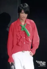 【中古】生写真(ジャニーズ) 7WEST/藤井流星/ライブフォト・膝上・シャツ赤.緑・左手腰・右手マイク/関西ジャニーズJr.2007夏＠大阪松竹座