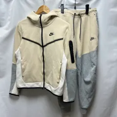正規品 M NIKE 新モデル テックパック ウィンドランナー ベージュ セットアップ (フーディー ジップアップ パンツ)