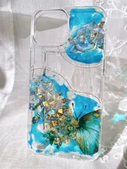 夏の海を思い出す！結婚式や日常使いにも　おしゃれなレジン　iPhone13miniケース　オリジナルスマホケース　韓国風　スカイブルー　波模様