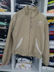 アディダス ベージュ色 ウィンドブレーカー アウター