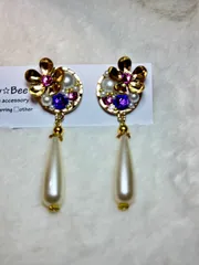 SALE☆スワロフスキー使用⭐︎パープル系⭐︎フラワーイヤリング