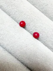 レッドコーラル（染）ラウンド ピアス （サージカルステンレス・18Kコーティング）赤珊瑚