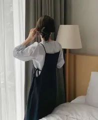 livour リブアワー ライトブルーシャツ + ネイビー ビスチェ セット