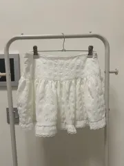 白シャーリングミニスカート