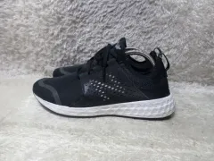 265 ニューバランス フレッシュフォーム ブラック スニーカー ランニングシューズ 中古 靴