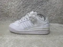 240 アディダス フォーラム ミッド 白 スニーカー 中古 靴