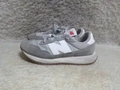 240 ニューバランス 237 グレー スニーカー 中古 靴