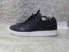 260 アディダス vl コート ブラック スニーカー 中古 靴