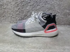 235 アディダス ウルトラブースト 2019 スニーカー ランニングシューズ 中古 靴