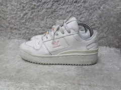 230 アディダス フォーラム ロー スニーカー 中古 白