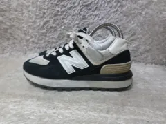 220 ニューバランス 574 Classic ネイビー スニーカー 中古 靴