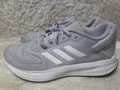 280 アディダス デュラモ10 グレー ランニングシューズ スニーカー 中古 靴