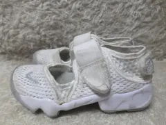 180 NIKEエアリフト スニーカー 中古 シューズ キッズ