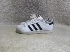 235 アディダス SUPERSTAR 白黒 白 スニーカー 中古 靴