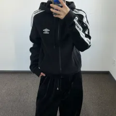 umbro アンブロ レタリング トラック ブラック フードジップアップ