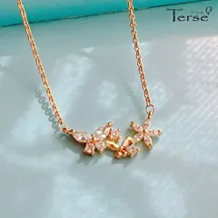 Terse 華やかなフラワーモチーフのショートネックレス 小さな花は可憐な蝶々、華やかさを加えたジルコニア素材にもこだわり、大人な女性に身に着けて欲しい上品で華やかなペンダント 華奢で可愛らしく、優しい雰囲気は大人のフェミニンスタイルにぴったりsn0320a