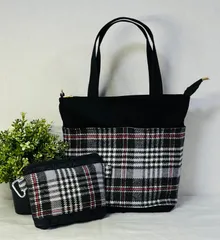 【裁縫ストア・ボヌール】大人かわいい　タータンチェック柄　トートバッグ(ファスナー付き)  ポケットいっぱい　ポーチ　ショルダーバッグ　 ハンドメイド/ №500-718