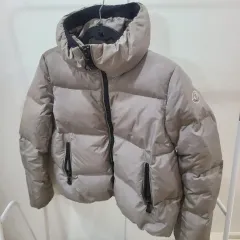 (レディース サイズ2) モンクレール ダウン