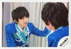 【中古】生写真(ジャニーズ) なにわ男子/道枝駿佑/横型・上半身・衣装青・水色・鏡・右手上げ・前屈み/「関ジュ 夢の関西アイランド 2020 in 京セラドーム大阪 ～遊びにおいでや!満足 100%～」グッズオフショット/公式生写真