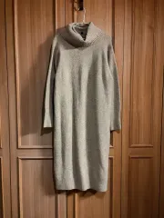 ユニクロ ベージュ タートルネック ニット ロング丈ワンピース