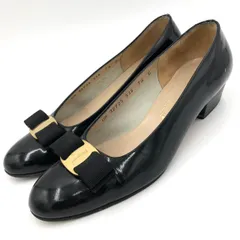 サルヴァトーレフェラガモ ヴァラ パンプス 黒 7.5C 24cm エナメル ブラック