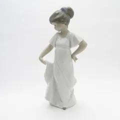 美品 NAO ナオ 1110「すてきでしょ！」 フィギュリン 置物 人形 オブジェ 女の子 SY9534P のサムネイル