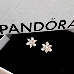 美品★ Pandora パンドラ ピアス フラワー 雪の結晶 花モチーフのサムネイル